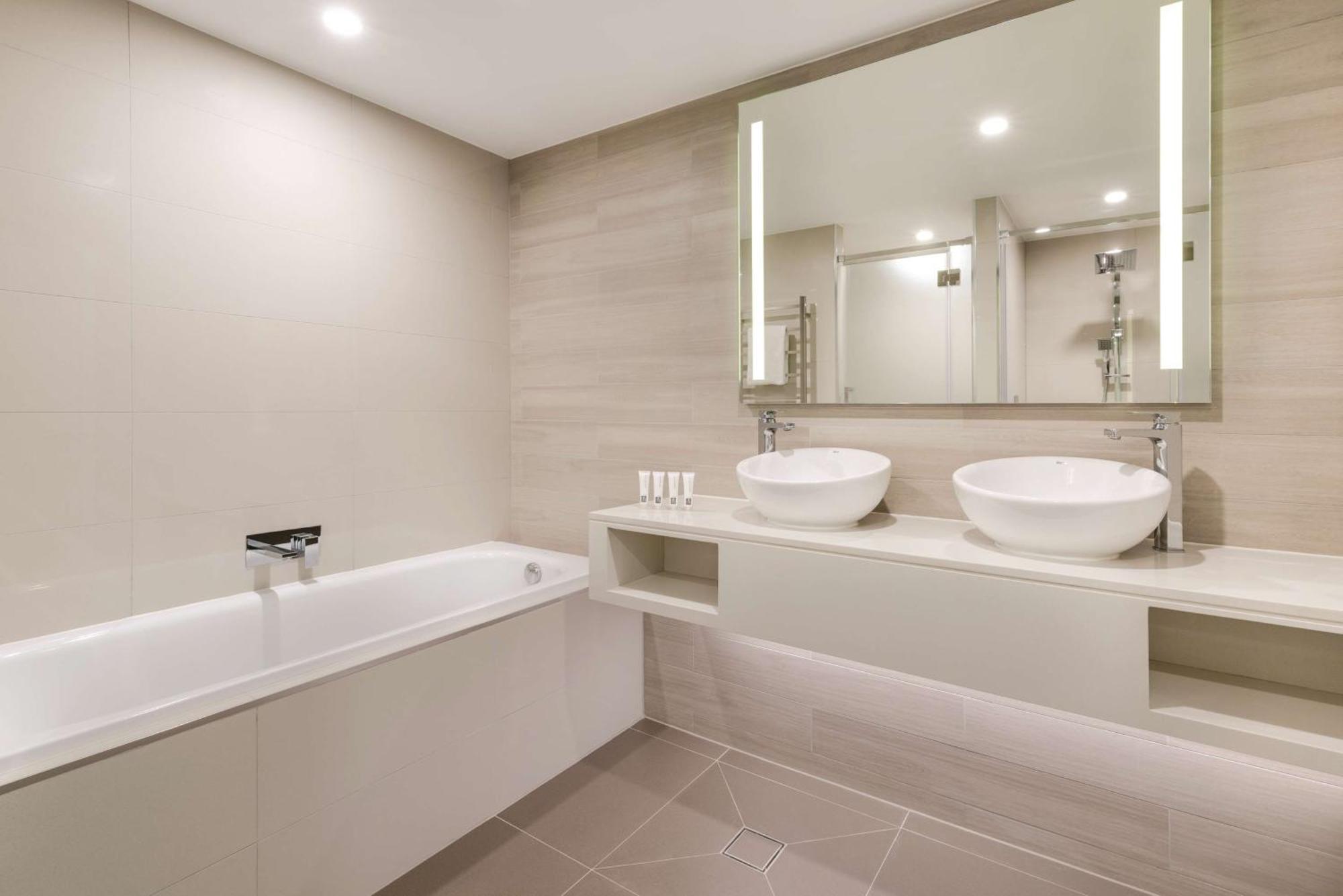 Vibe Hotel Subiaco Перт Экстерьер фото